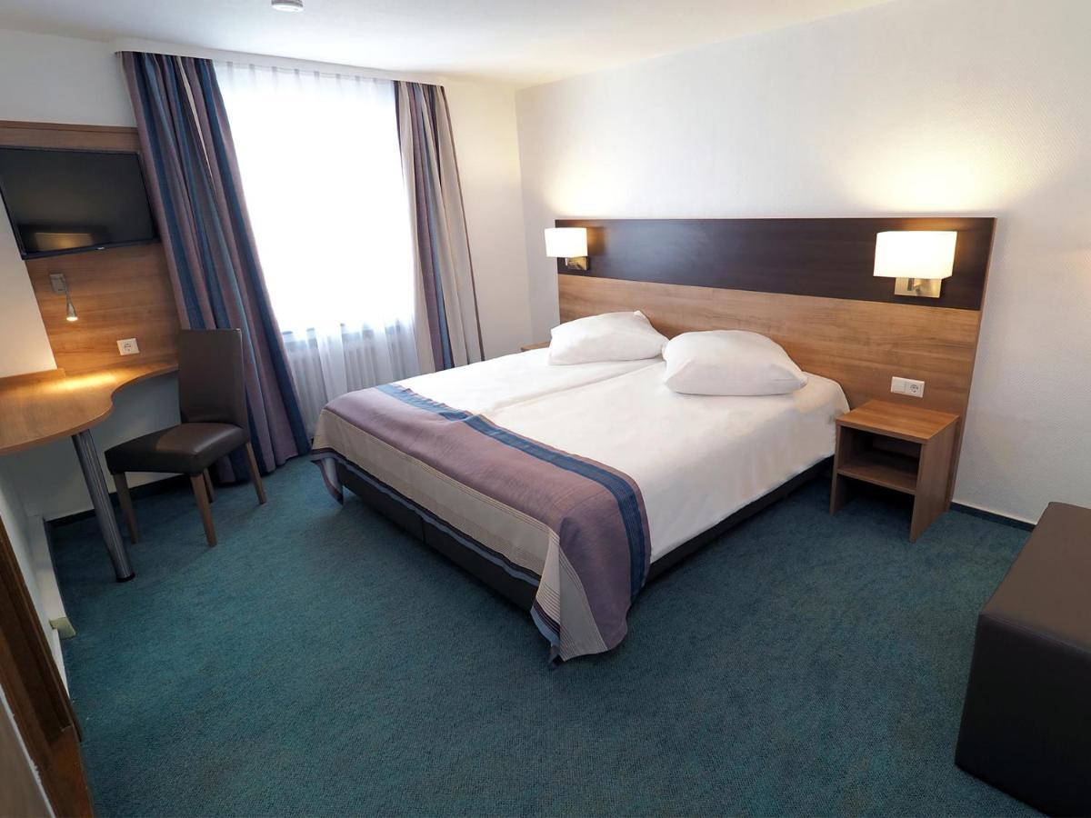 Hotel Goldener Hirsch Mosbach Mosbach  Eksteriør bilde