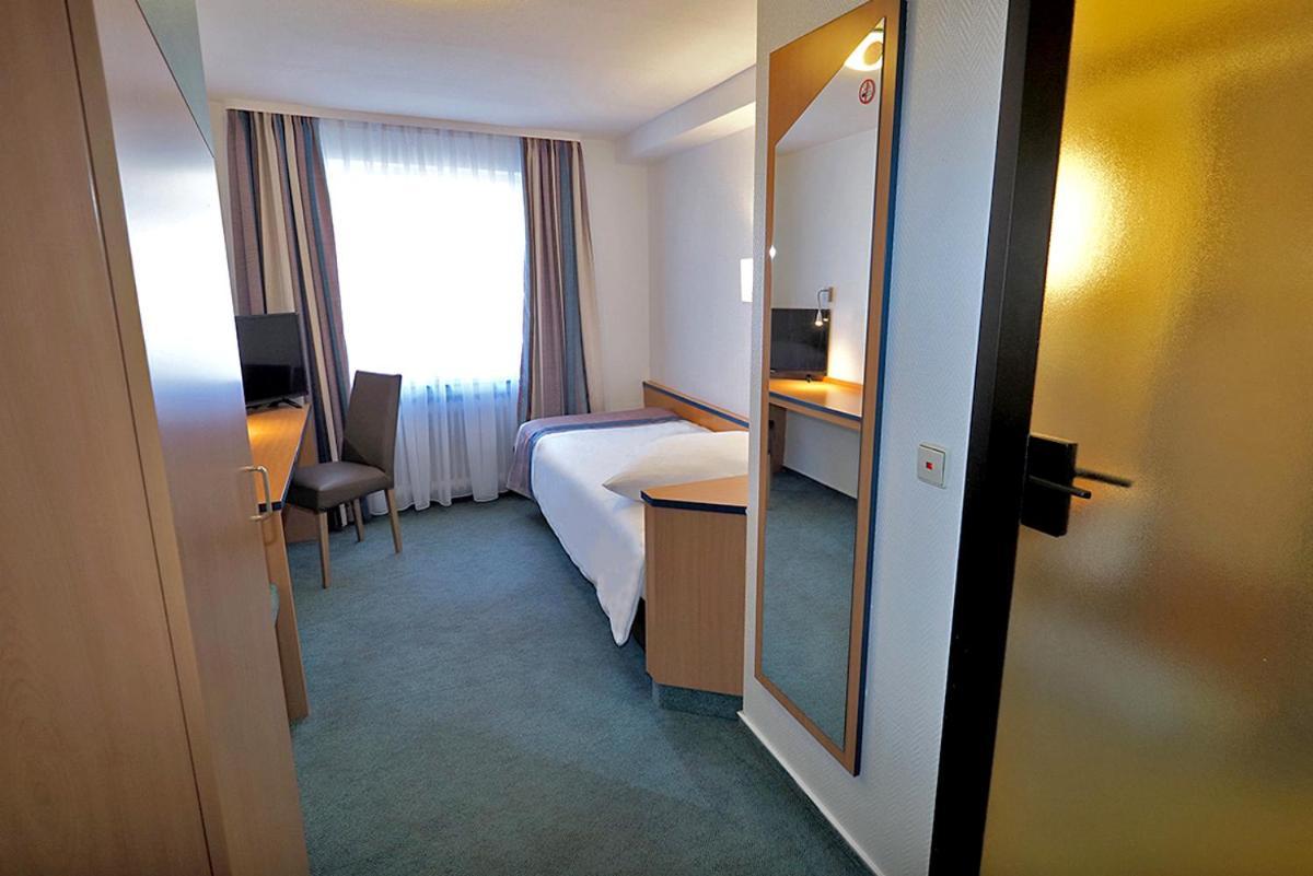 Hotel Goldener Hirsch Mosbach Mosbach  Rom bilde